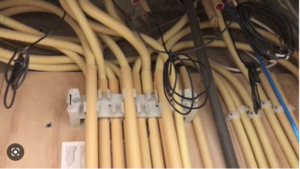 Loze leidingen of niet/kabelstreken